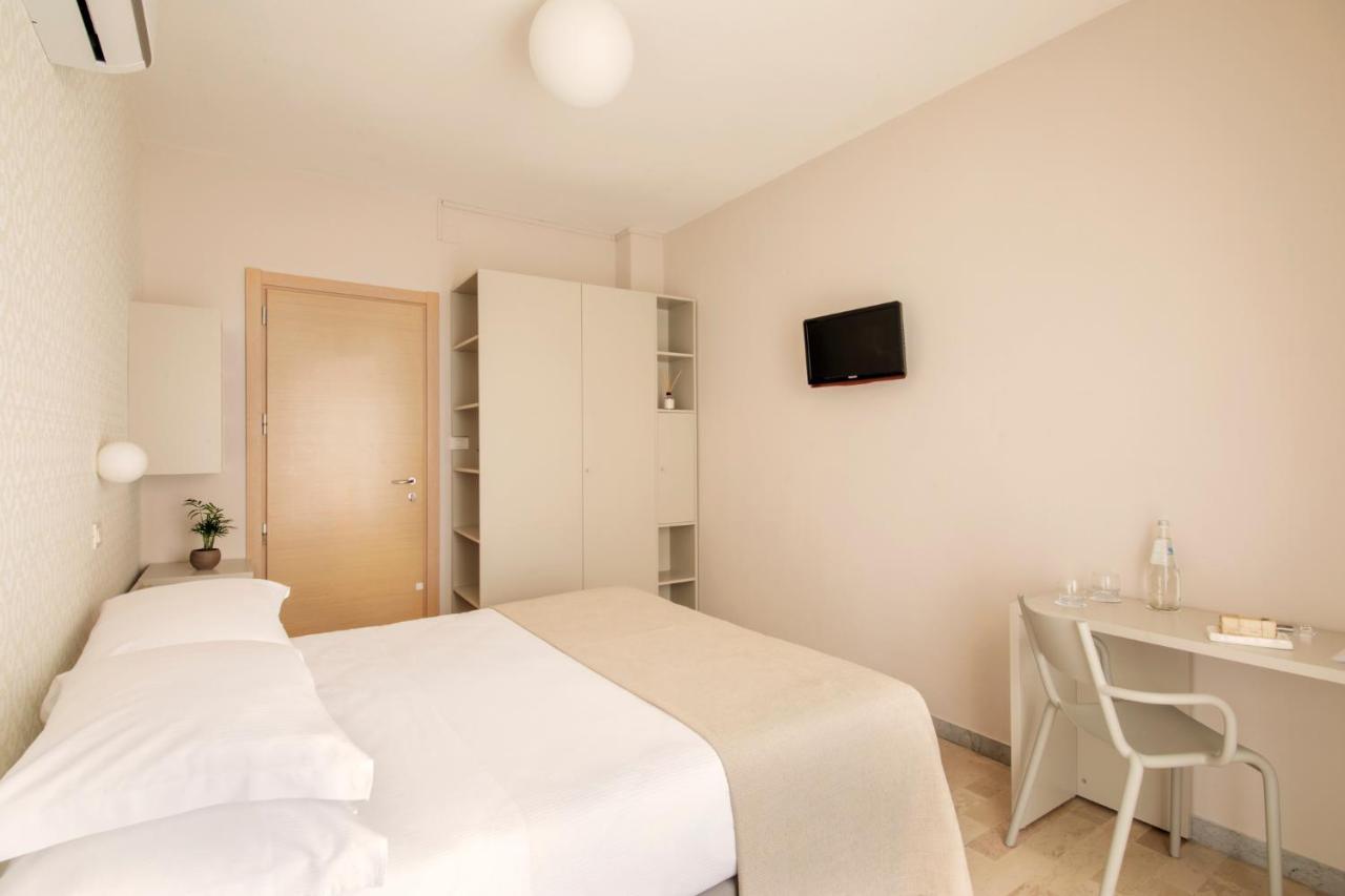 Hotel Bernard San Benedetto del Tronto Exterior foto