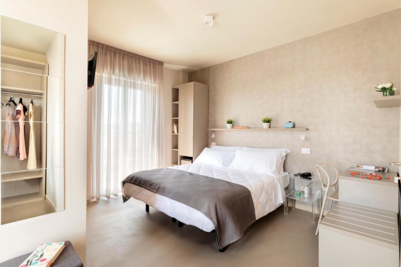 Hotel Bernard San Benedetto del Tronto Exterior foto
